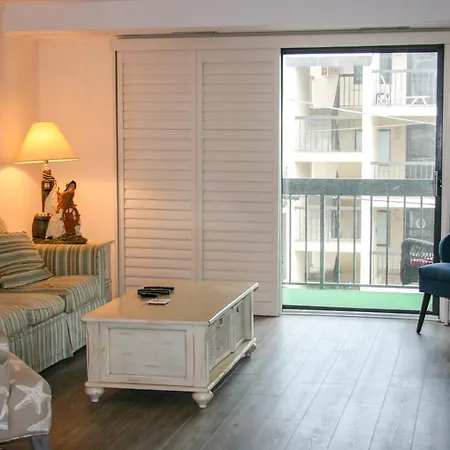 81 Beach Hill 301